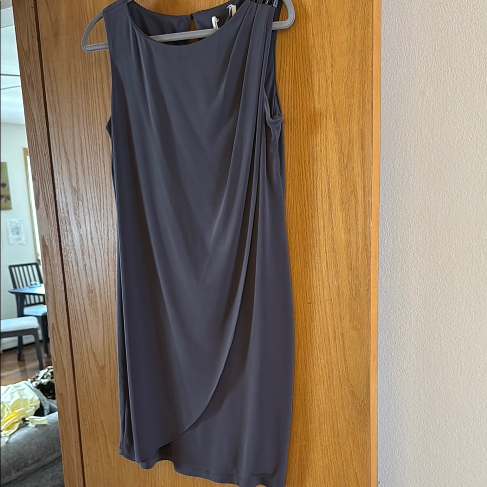 Elegant Gray Sleeveless Dress - Picture 2 of 2